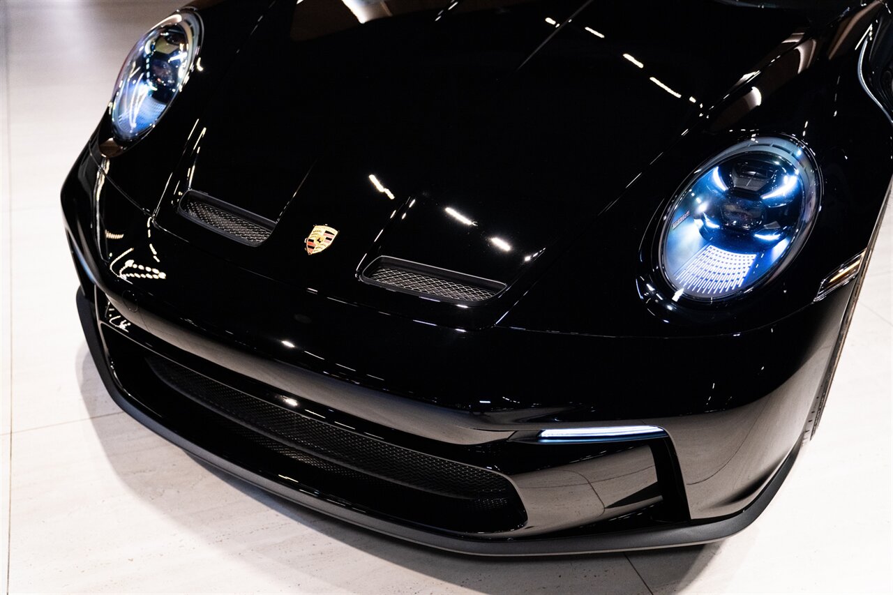 2022 Porsche 911 GT3 Touring - Photo 8 - Beverly Hills, CA 90212