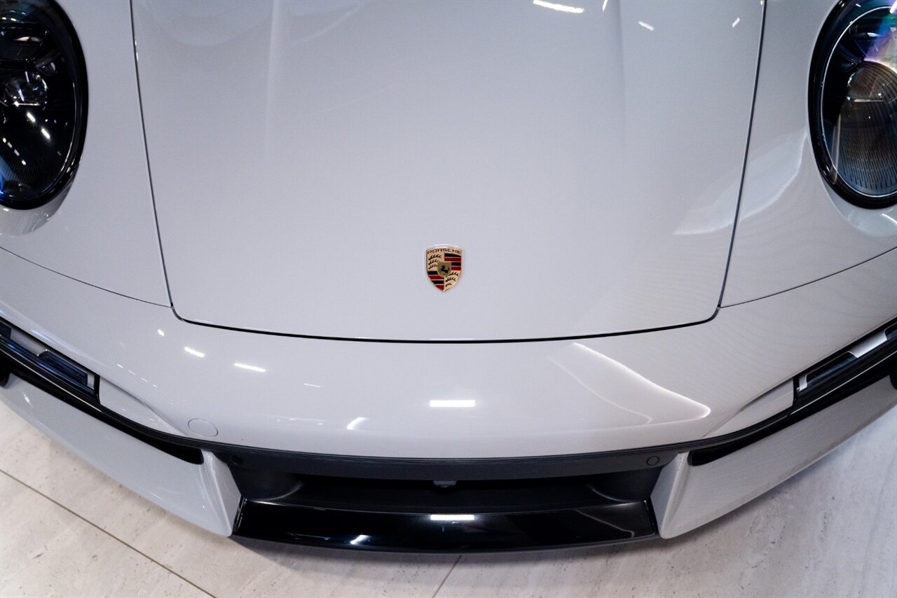 2022 Porsche 911 Turbo S   - Photo 13 - Beverly Hills, CA 90212