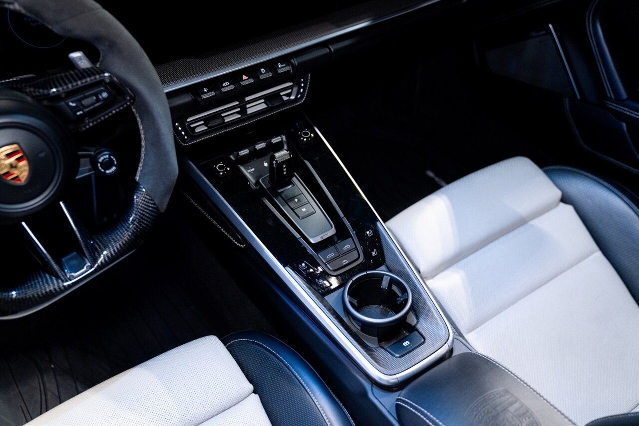 2022 Porsche 911 Turbo S   - Photo 16 - Beverly Hills, CA 90212