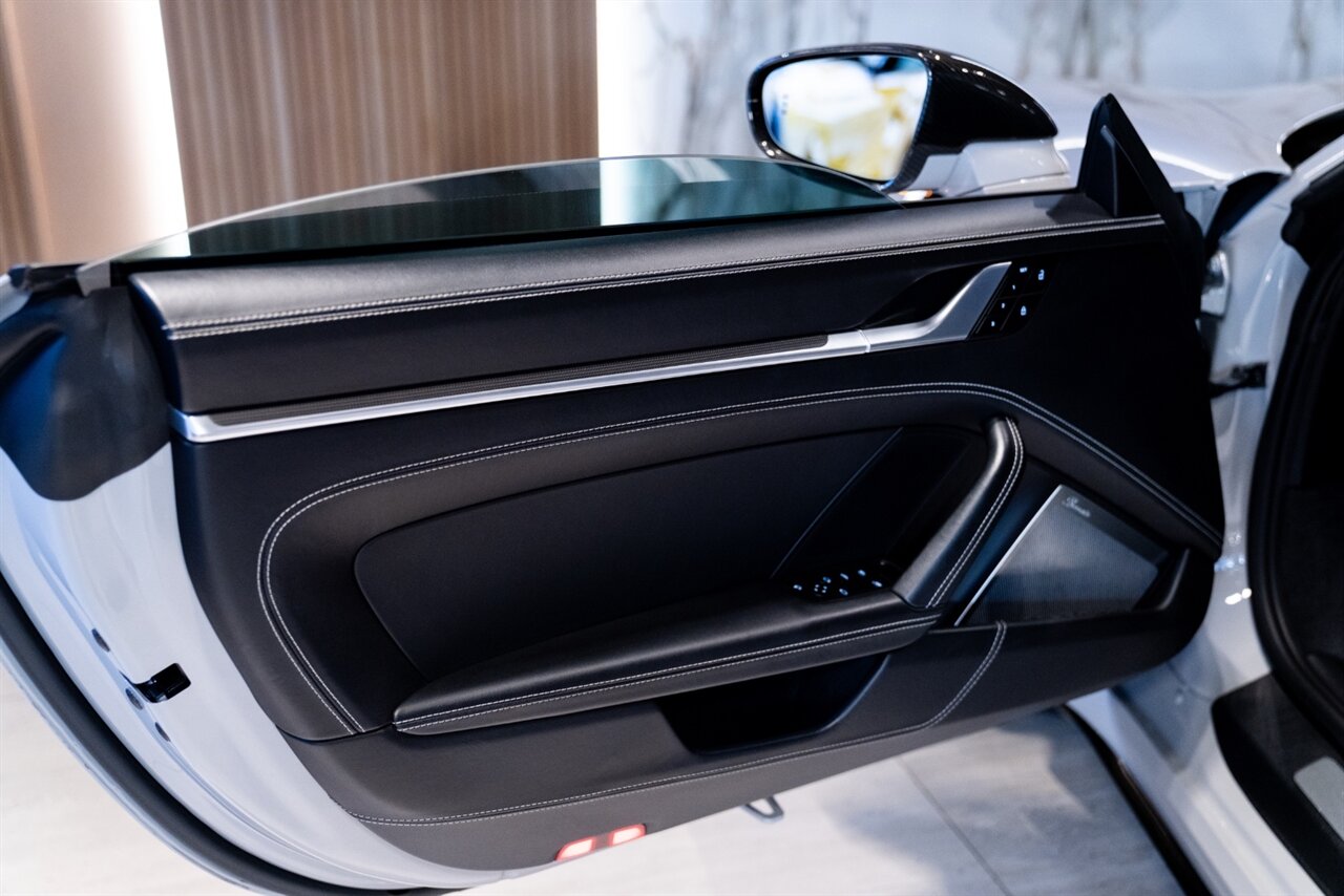 2022 Porsche 911 Turbo S   - Photo 17 - Beverly Hills, CA 90212