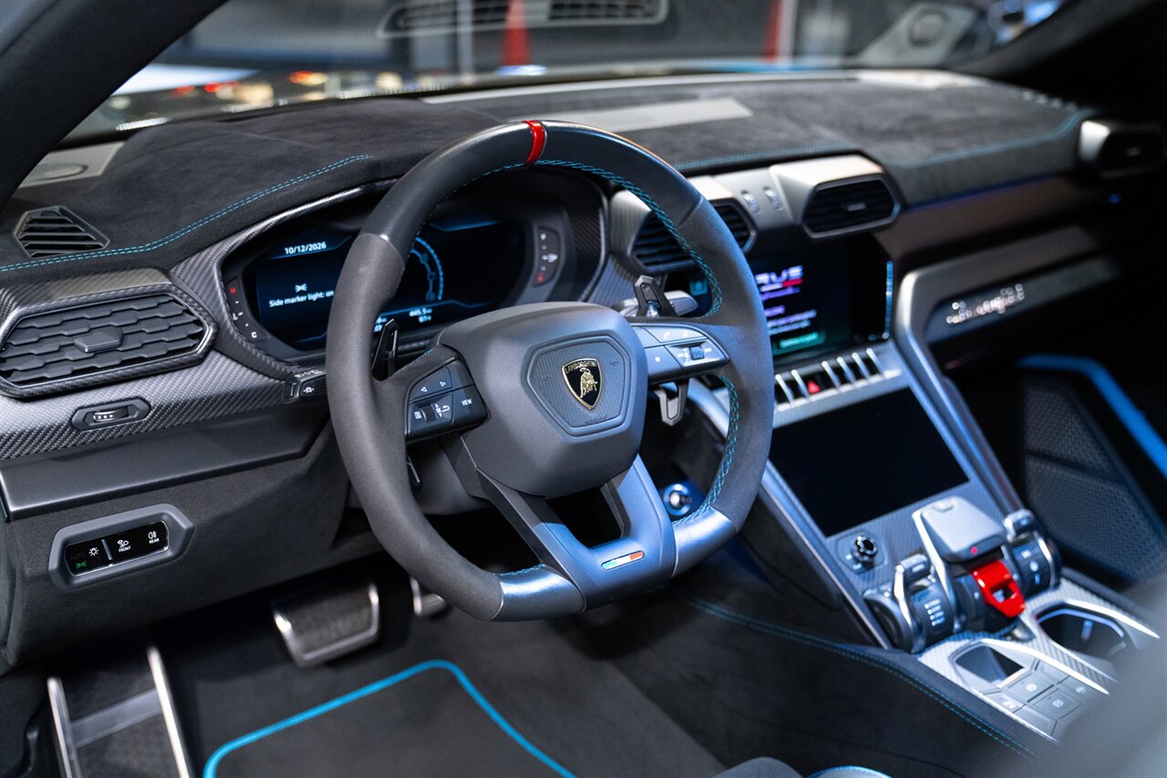 2024 Lamborghini Urus Performante   - Photo 41 - Beverly Hills, CA 90212