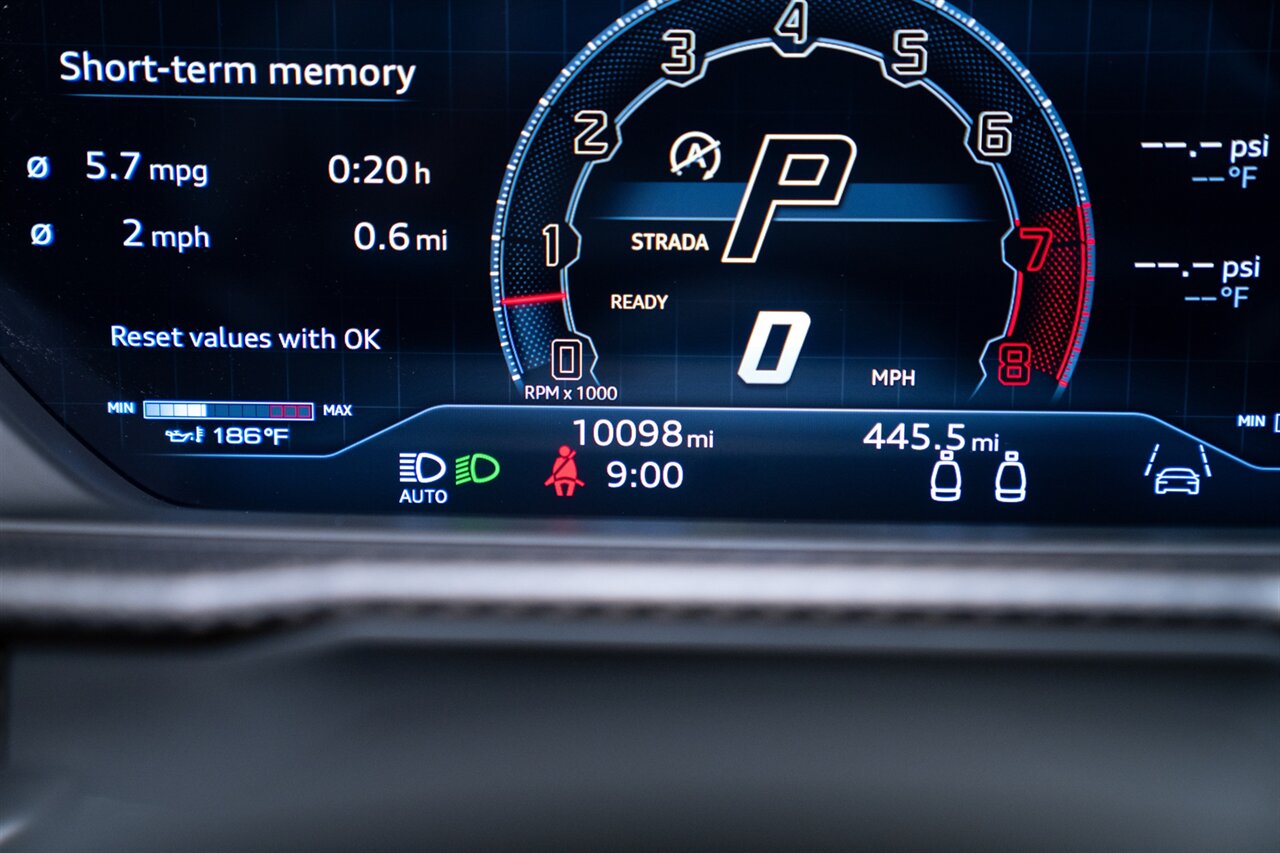 2024 Lamborghini Urus Performante   - Photo 29 - Beverly Hills, CA 90212