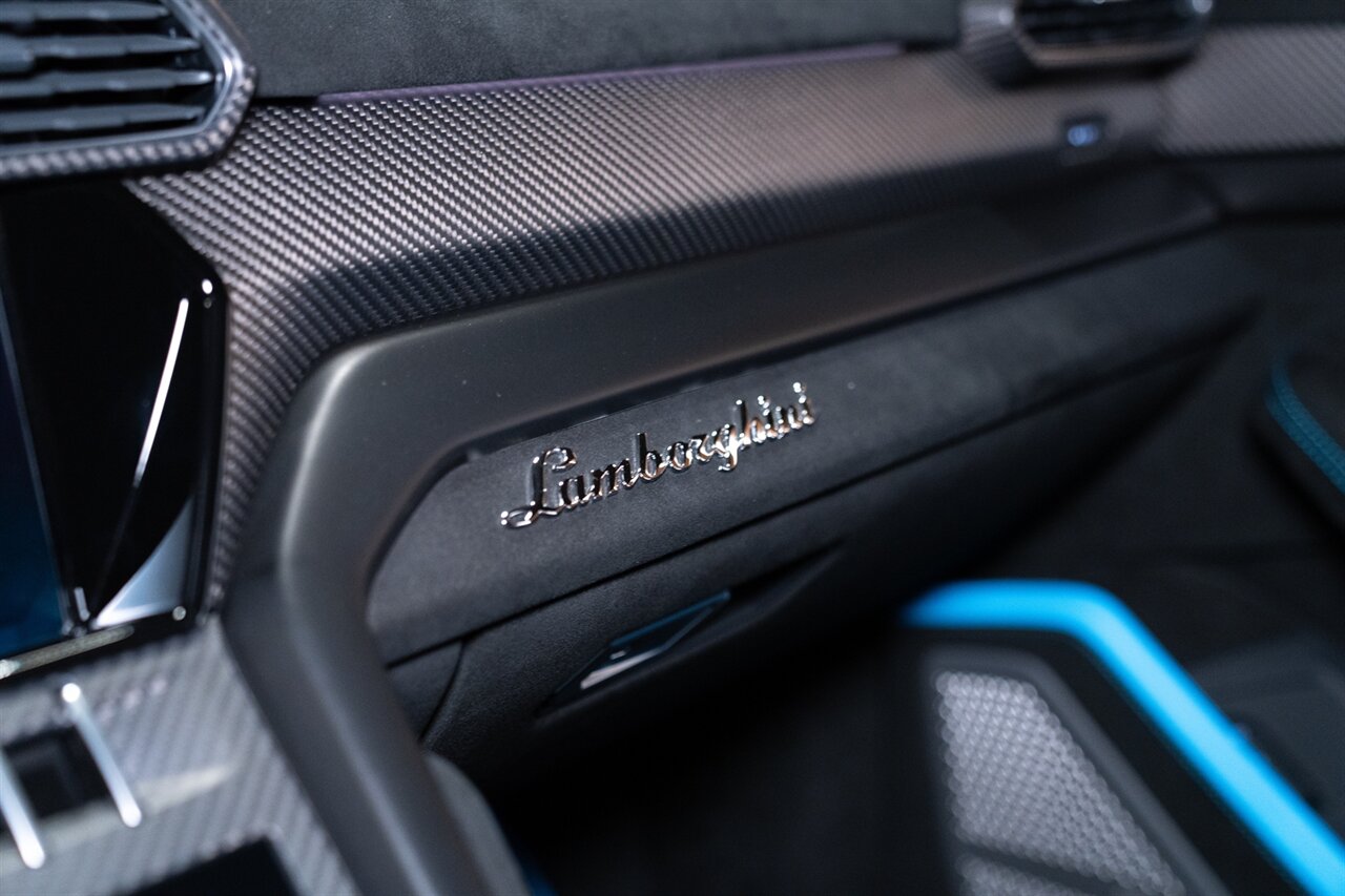 2024 Lamborghini Urus Performante   - Photo 30 - Beverly Hills, CA 90212