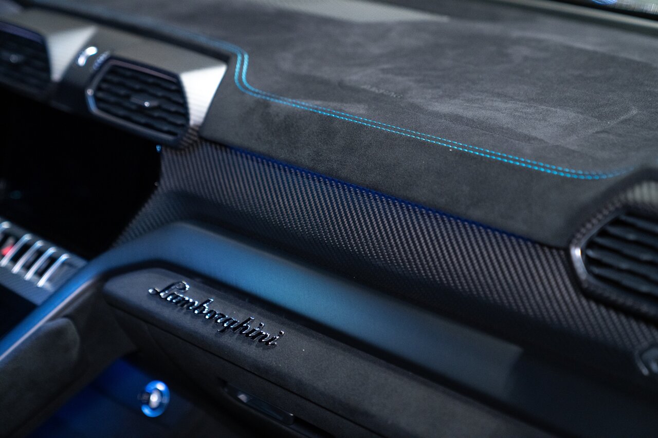 2024 Lamborghini Urus Performante   - Photo 39 - Beverly Hills, CA 90212