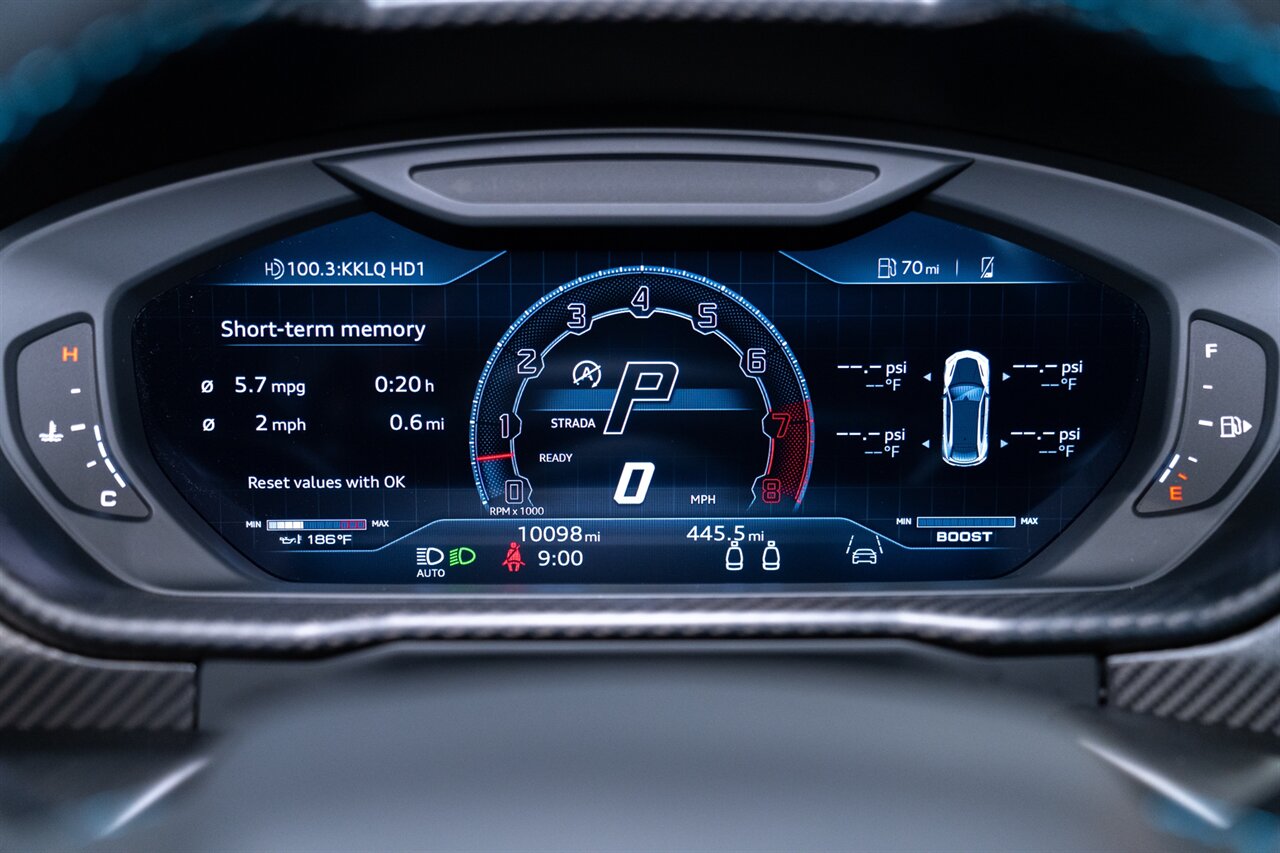 2024 Lamborghini Urus Performante   - Photo 28 - Beverly Hills, CA 90212