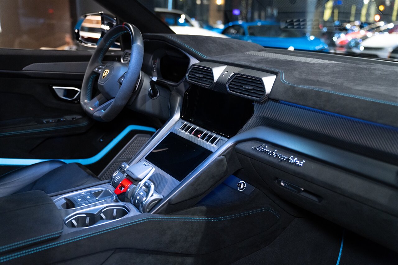 2024 Lamborghini Urus Performante   - Photo 40 - Beverly Hills, CA 90212