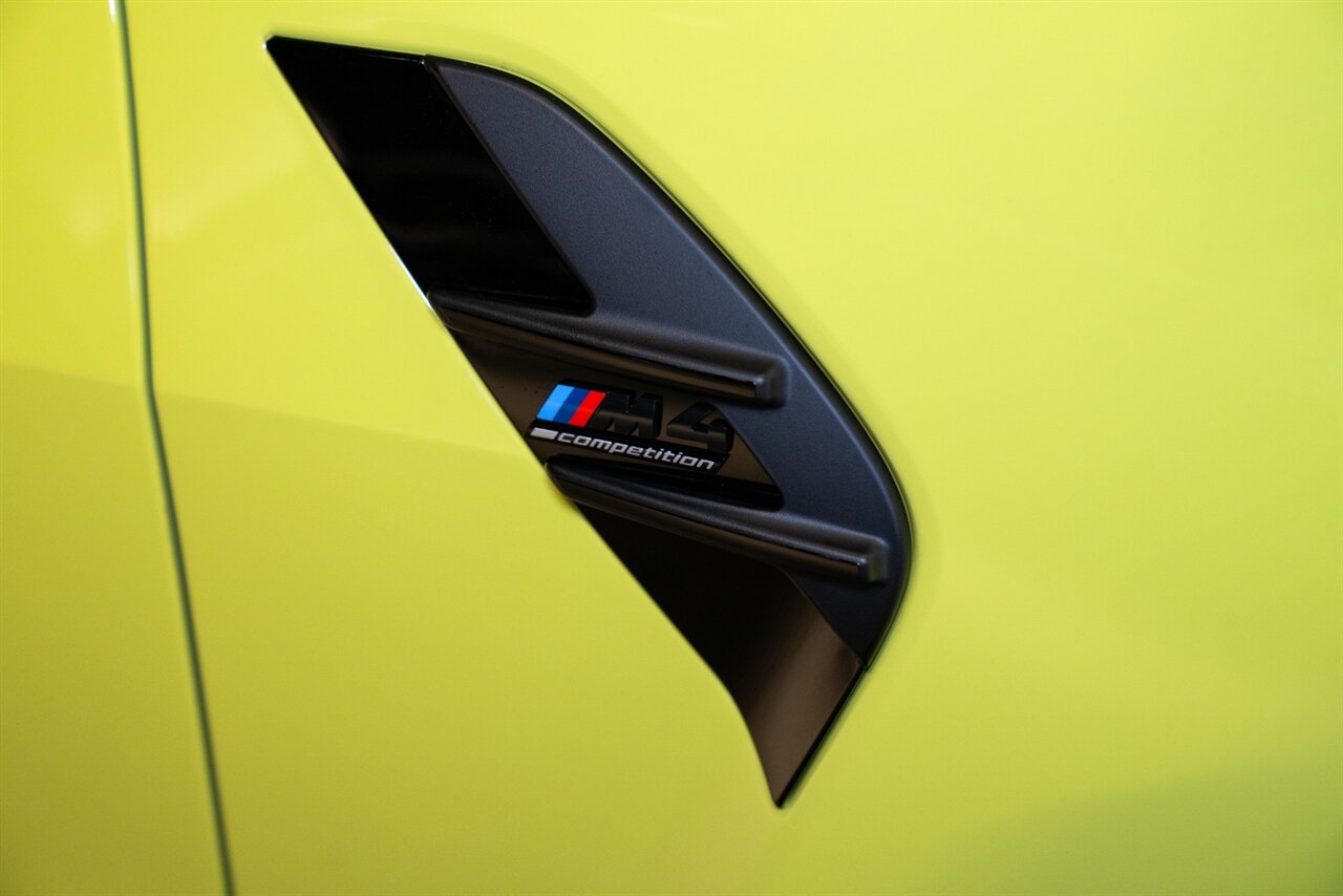 2025 BMW M4 Competition xDrive   - Photo 8 - Beverly Hills, CA 90212