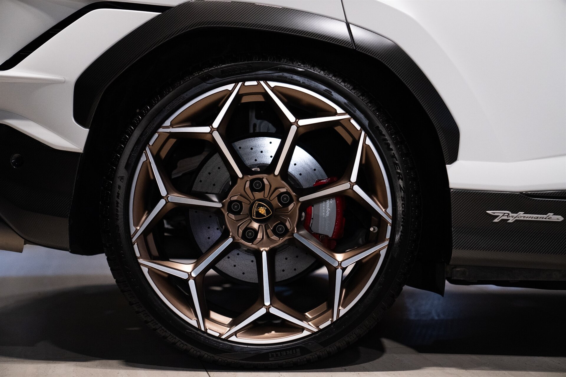 2023 Lamborghini Urus Performante - Photo 7