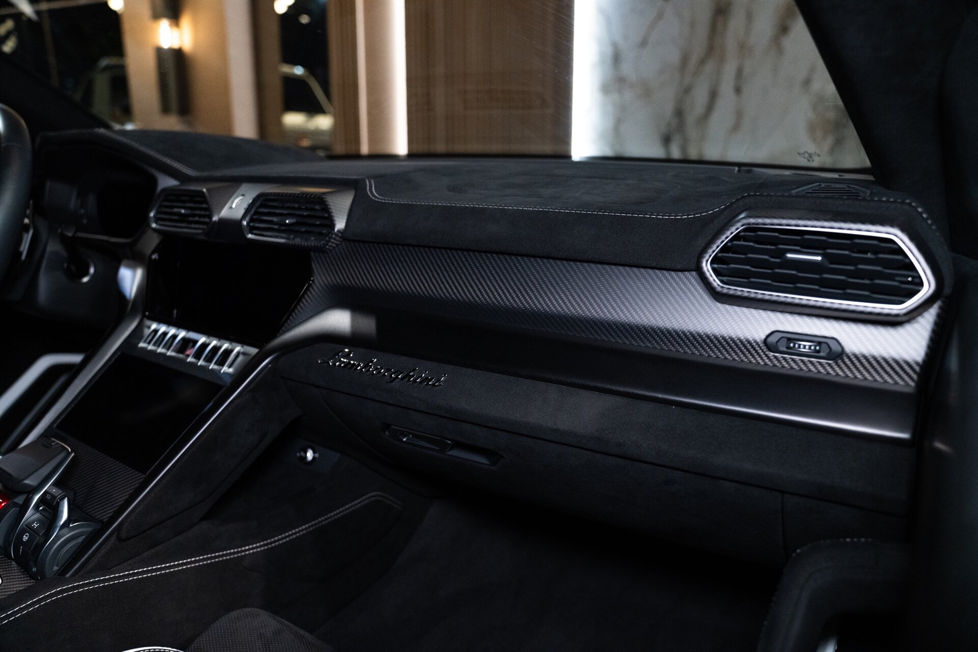 2023 Lamborghini Urus Performante - Photo 24