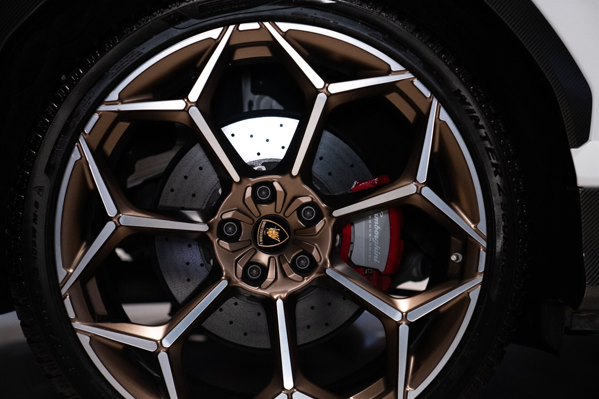 2023 Lamborghini Urus Performante - Photo 9