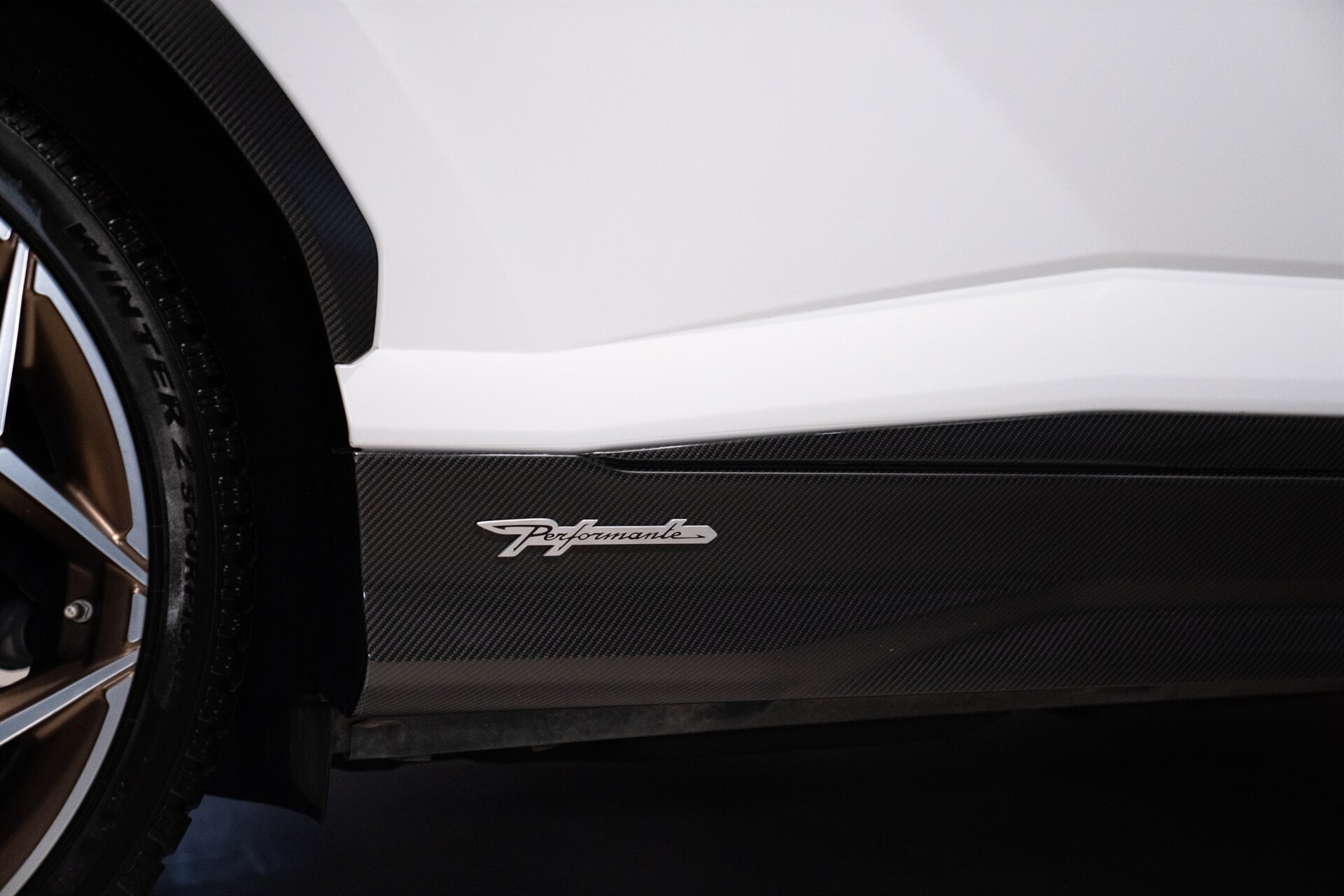 2023 Lamborghini Urus Performante - Photo 8