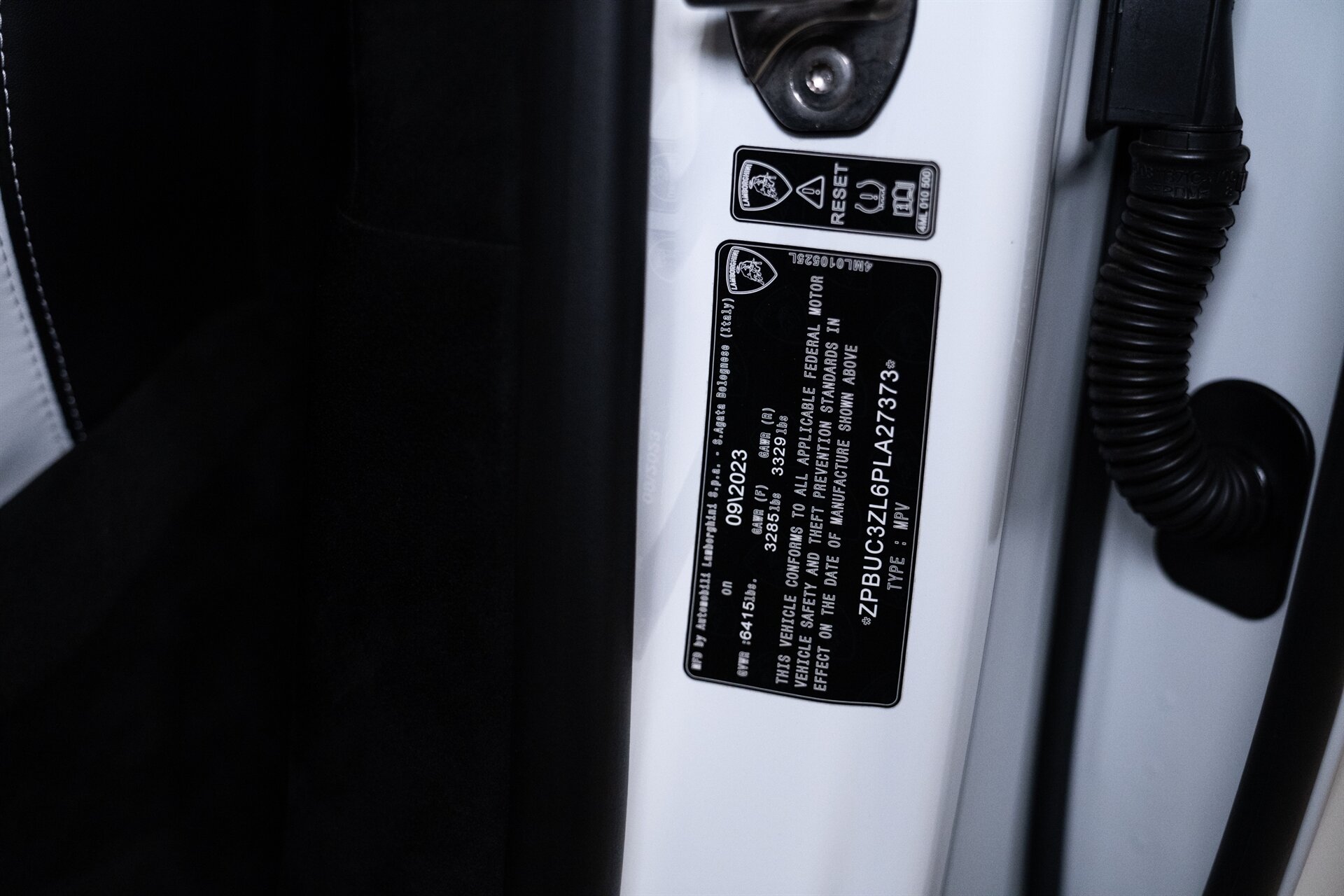 2023 Lamborghini Urus Performante - Photo 37