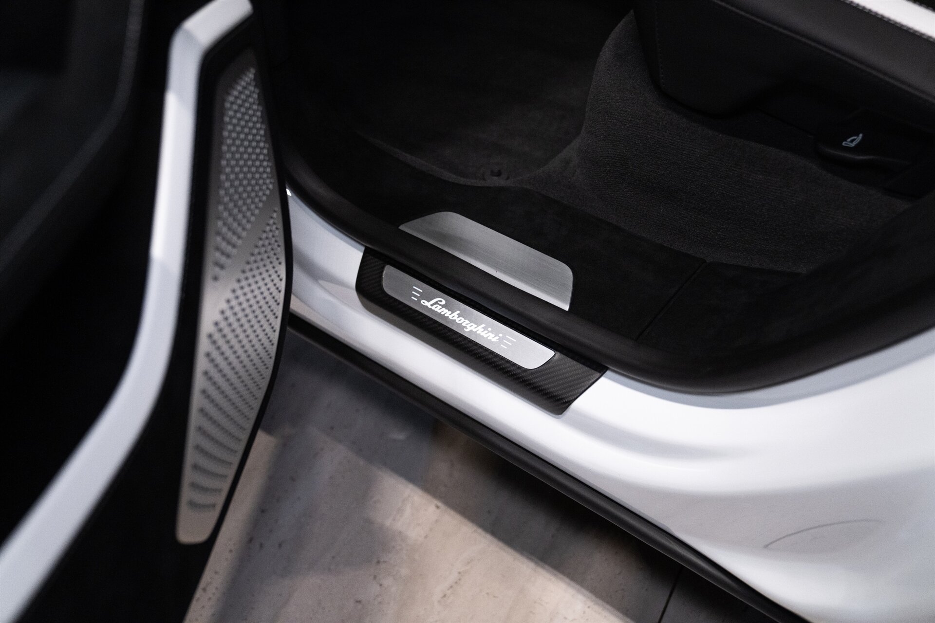 2023 Lamborghini Urus Performante - Photo 46