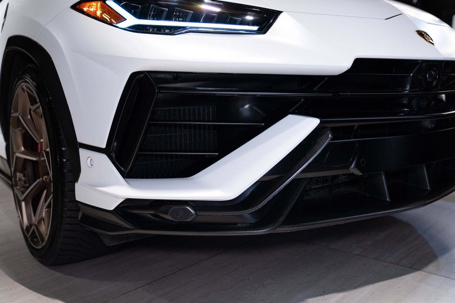 2023 Lamborghini Urus Performante - Photo 20