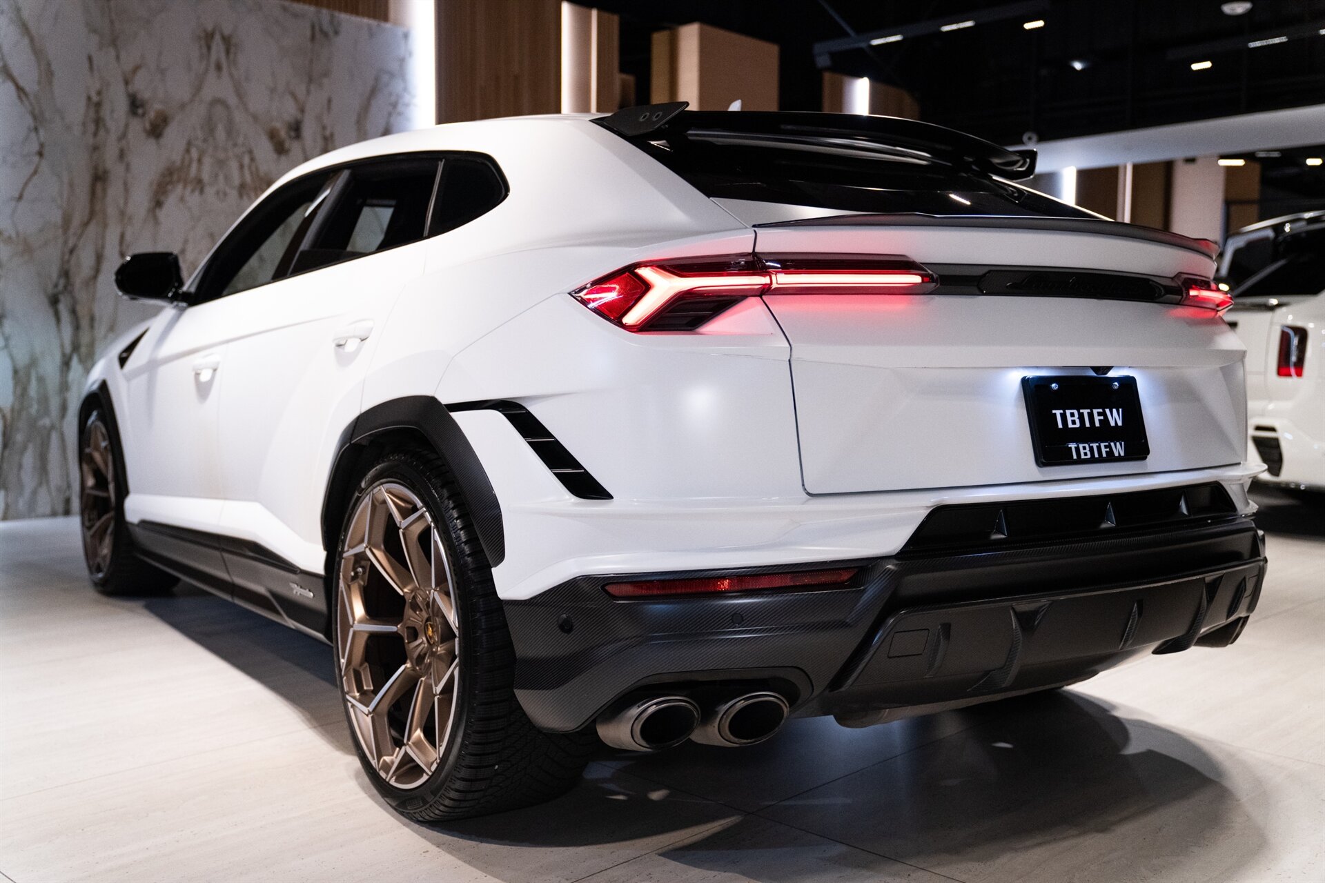 2023 Lamborghini Urus Performante - Photo 11