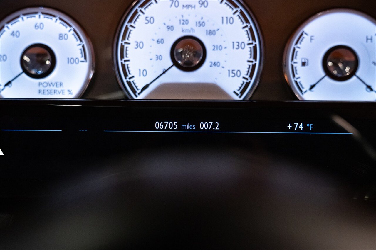 2021 Rolls-Royce Dawn   - Photo 14 - Beverly Hills, CA 90212