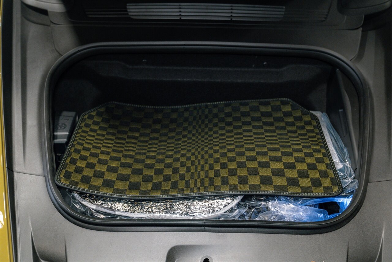 2026 Porsche 911 Carrera GTS Spirit 70 - Photo 18 - Beverly Hills, CA 90212