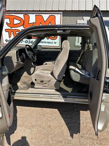 2004 Chevrolet Silverado 1500 Work Truck 4dr Extended Cab Work Truck   - Photo 3 - Wichita Falls, TX 76305