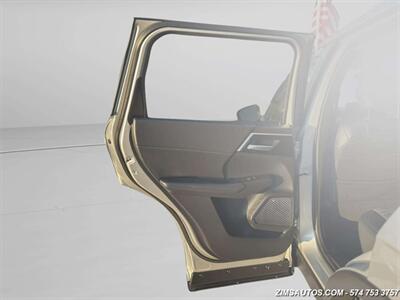 2025 Mitsubishi Outlander SE   - Photo 28 - Logansport, IN 46947