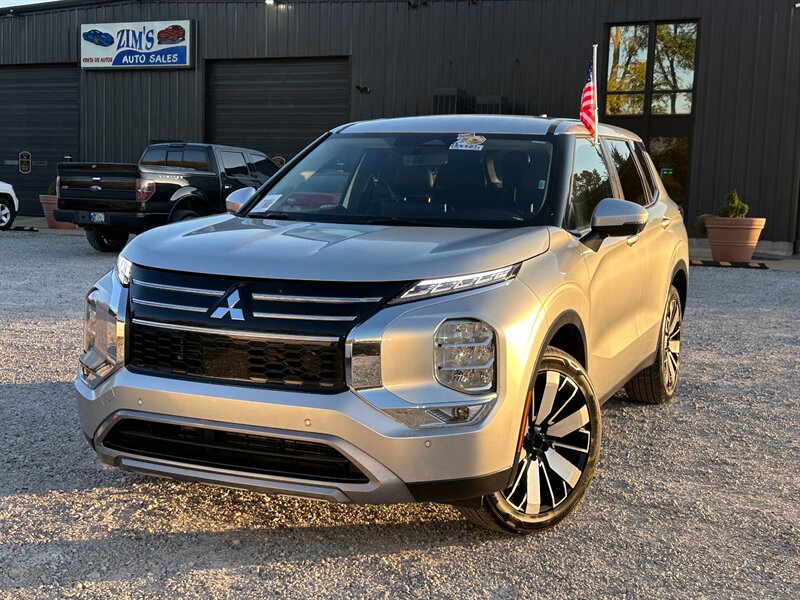 2025 Mitsubishi Outlander SE  