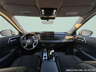 2025 Mitsubishi Outlander SE   - Photo 31 - Logansport, IN 46947