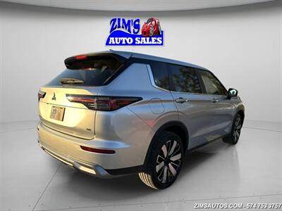 2025 Mitsubishi Outlander SE   - Photo 9 - Logansport, IN 46947