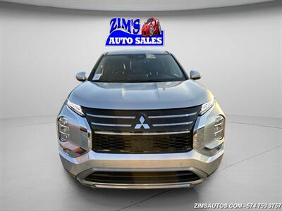 2025 Mitsubishi Outlander SE   - Photo 2 - Logansport, IN 46947