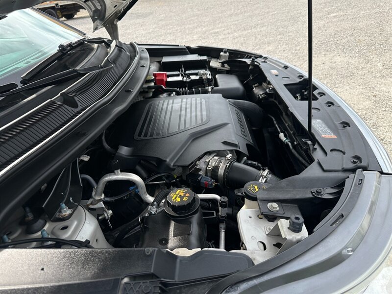 2017 Ford Explorer Platinum   - Photo 9 - Logansport, IN 46947