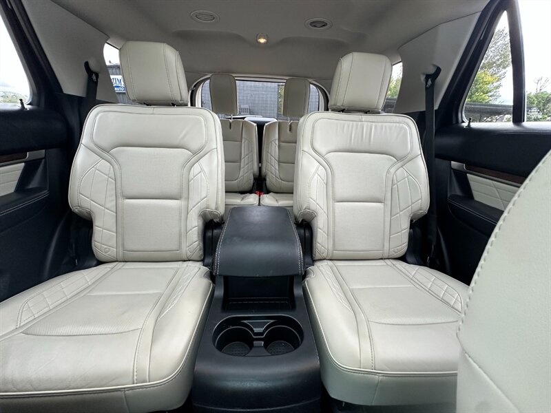 2017 Ford Explorer Platinum   - Photo 21 - Logansport, IN 46947