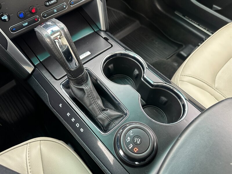 2017 Ford Explorer Platinum   - Photo 19 - Logansport, IN 46947