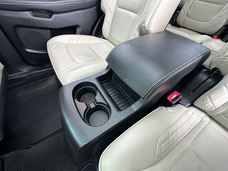 2017 Ford Explorer Platinum   - Photo 24 - Logansport, IN 46947