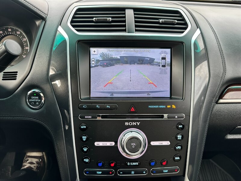 2017 Ford Explorer Platinum   - Photo 18 - Logansport, IN 46947