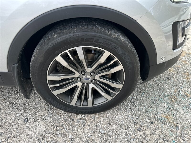 2017 Ford Explorer Platinum   - Photo 7 - Logansport, IN 46947