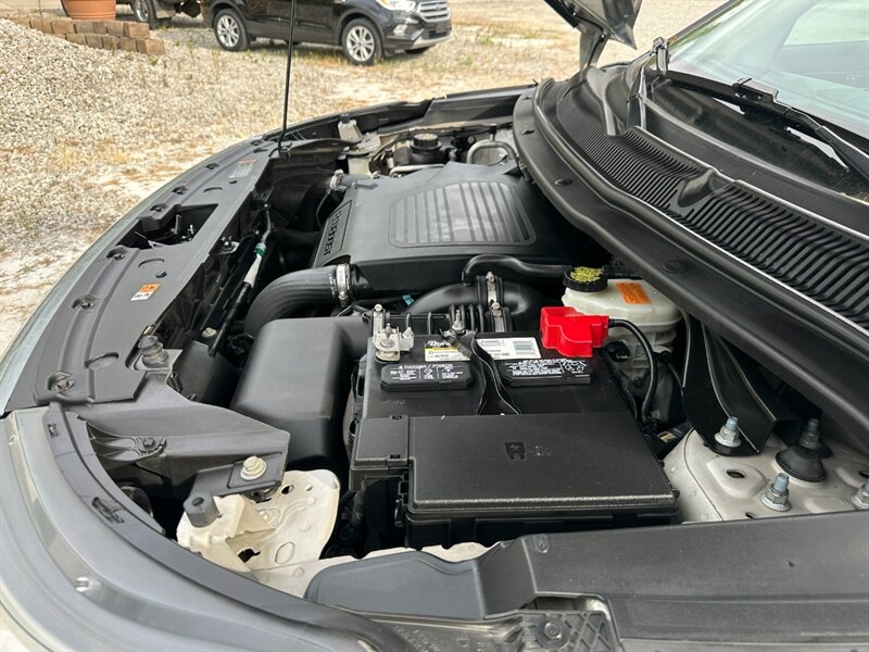 2017 Ford Explorer Platinum   - Photo 10 - Logansport, IN 46947