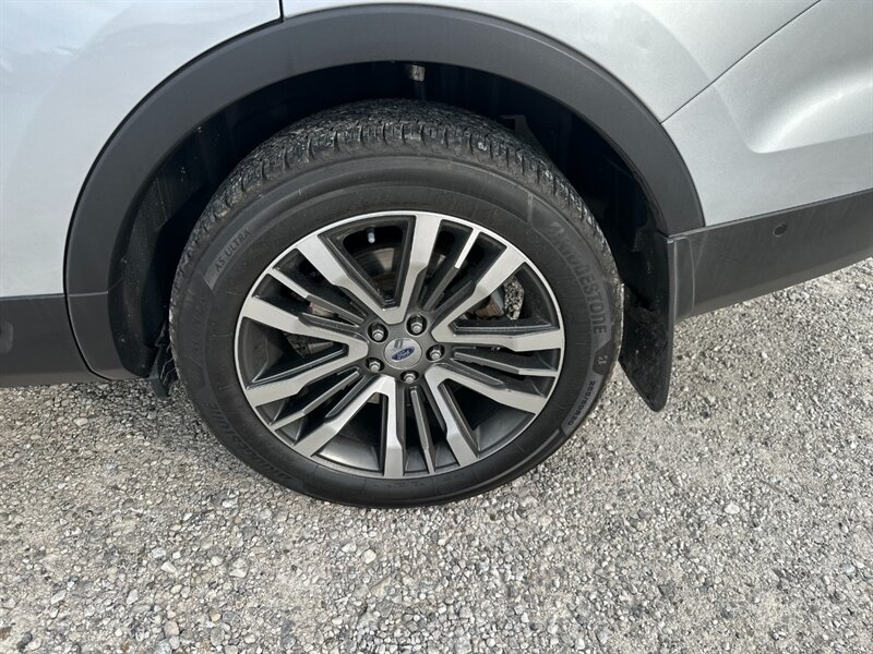 2017 Ford Explorer Platinum   - Photo 5 - Logansport, IN 46947