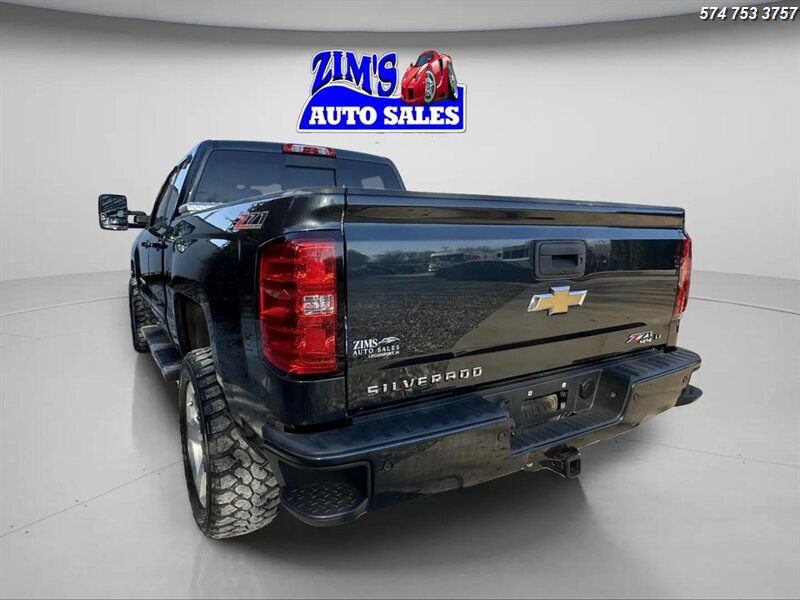 2017 Chevrolet Silverado 1500 LT photo 4