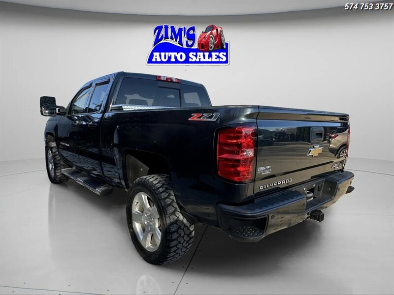 2017 Chevrolet Silverado 1500 LT photo 3