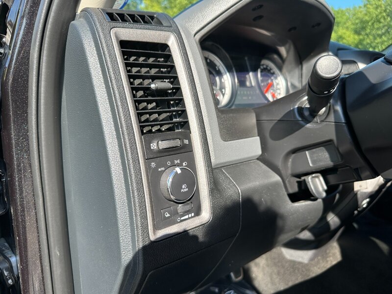 2016 RAM 1500 Express   - Photo 21 - Logansport, IN 46947