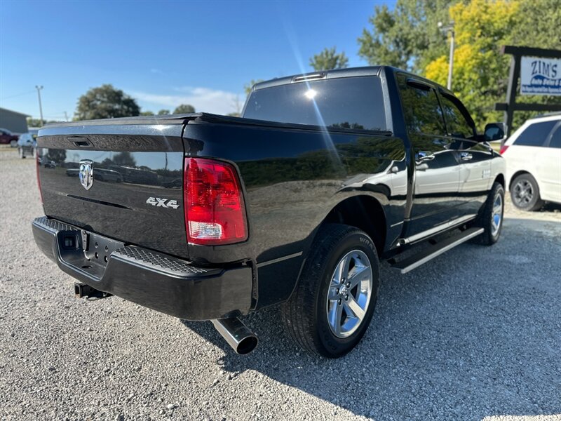 2016 RAM 1500 Express   - Photo 7 - Logansport, IN 46947