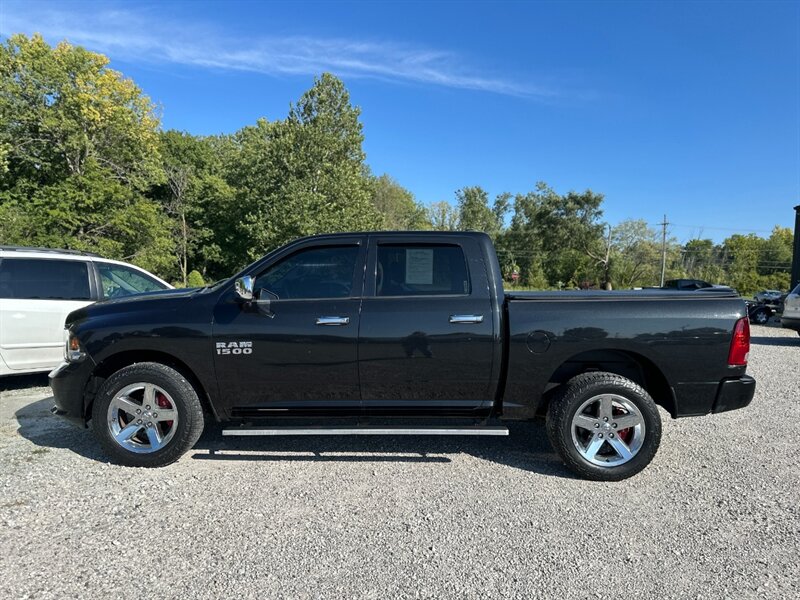 2016 RAM 1500 Express   - Photo 2 - Logansport, IN 46947
