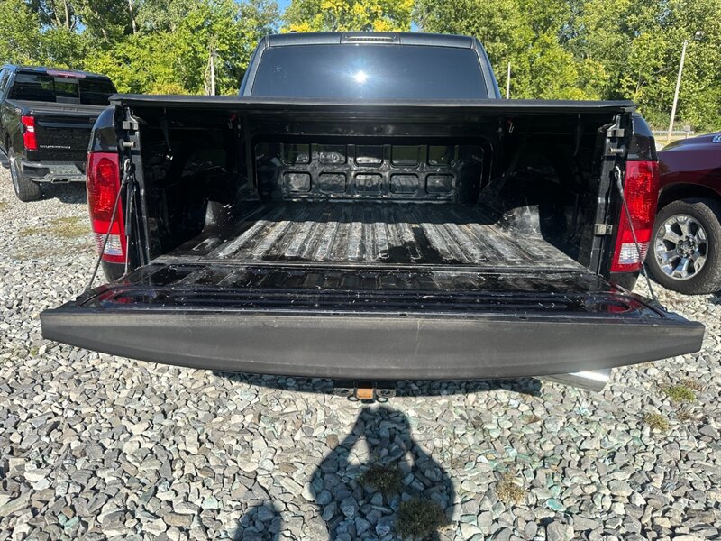 2016 RAM 1500 Express   - Photo 37 - Logansport, IN 46947