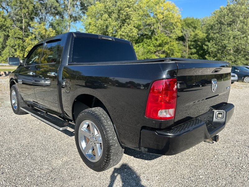 2016 RAM 1500 Express   - Photo 3 - Logansport, IN 46947