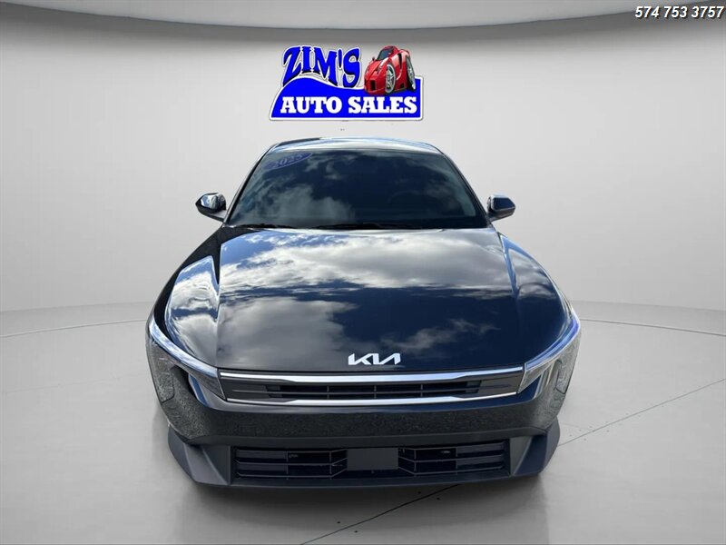 2025 Kia K4 LXS photo 2