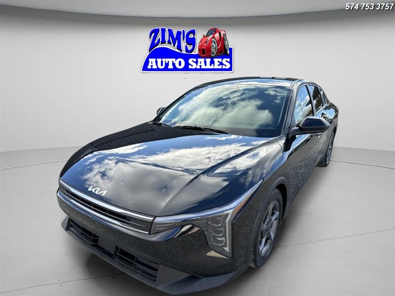 2025 Kia K4 LXS photo 3