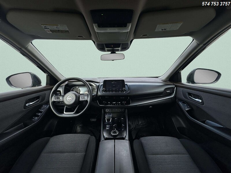 2021 Nissan Rogue SV photo 3