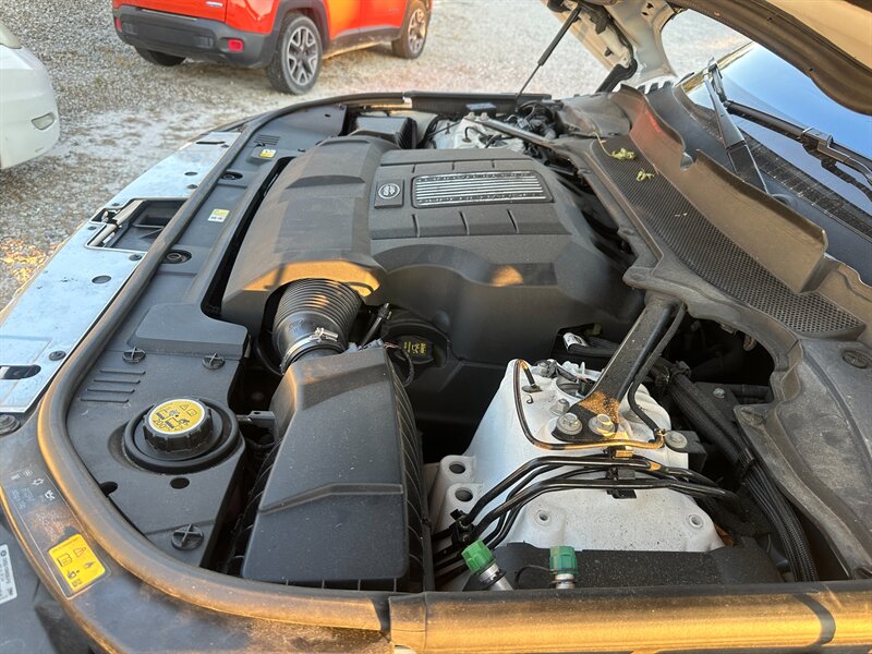 2017 Land Rover Range Rover HSE   - Photo 16 - Logansport, IN 46947