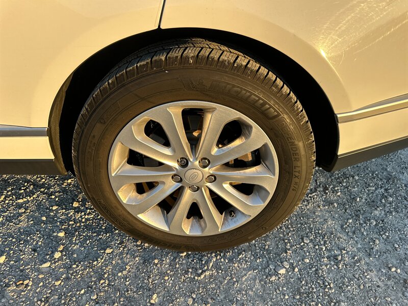 2017 Land Rover Range Rover HSE   - Photo 12 - Logansport, IN 46947