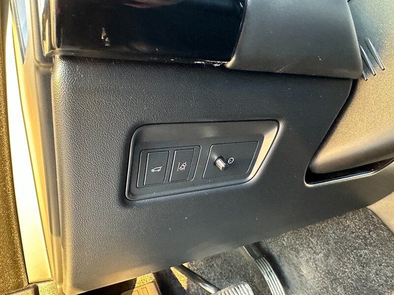 2017 Land Rover Range Rover HSE   - Photo 21 - Logansport, IN 46947