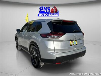 2024 Nissan Rogue SV   - Photo 6 - Logansport, IN 46947