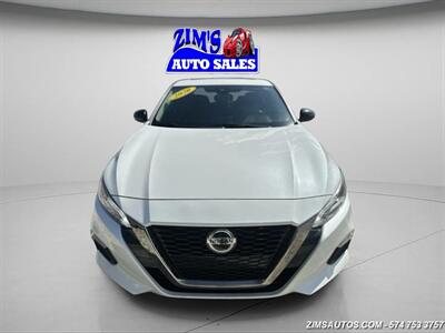 2020 Nissan Altima 2.5 SR   - Photo 2 - Logansport, IN 46947